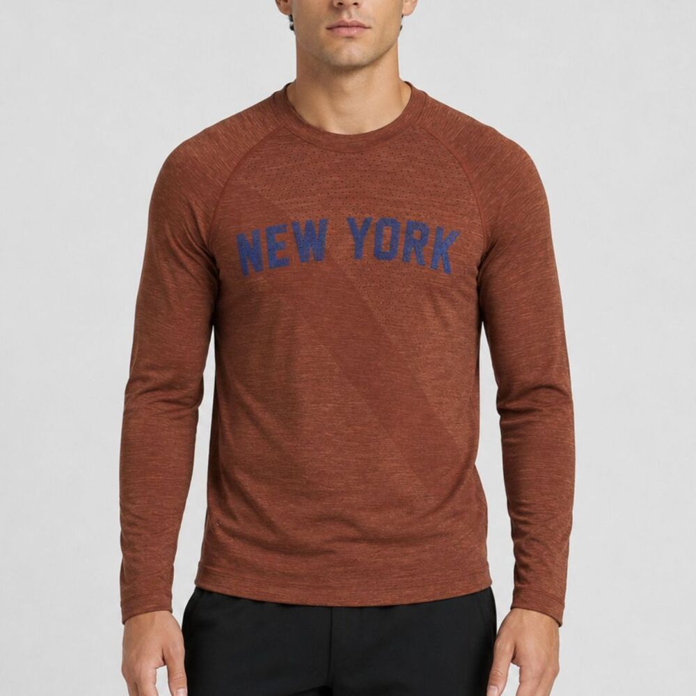 Tracksmith Brighton Base Layer Men's Medium Brown New York Graphic Crewneck